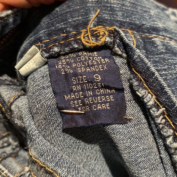 Vintage Angels Jeans With a Flare. Size 9. Pre-owned and in good shape. - Picture 5 of 14